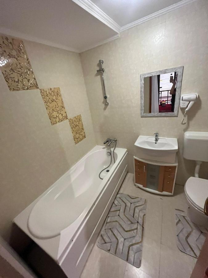 Karma Caffe&Rooms Бухарест Экстерьер фото