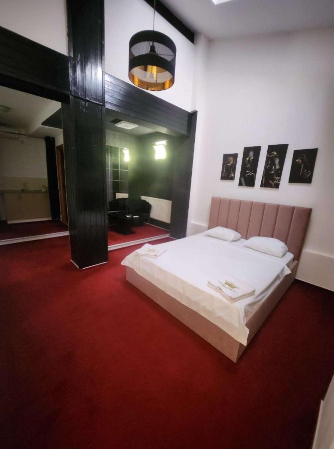 Karma Caffe&Rooms Бухарест Экстерьер фото